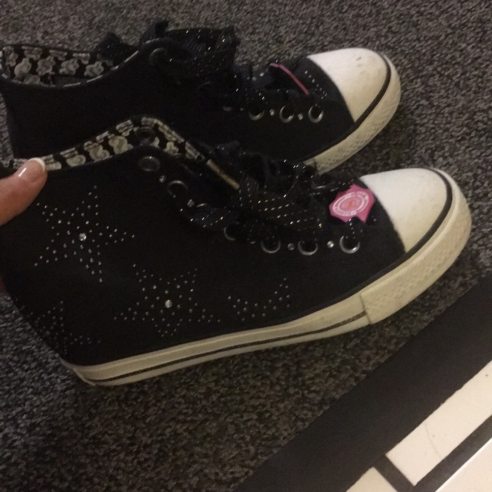 7.5 black white